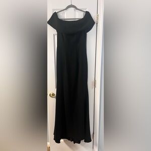 Carmen Marc Valvo Elegant Black Maxi Dress